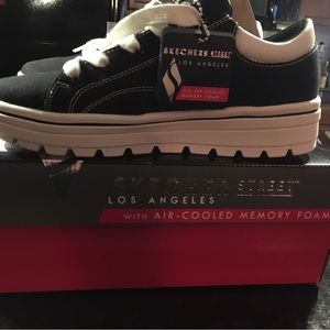 SKECHER STREET LOS ANGELES SHOES. Size 8. New in Box with Tags.